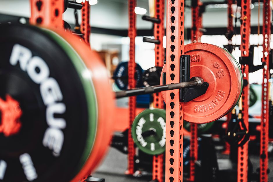 Domáci fitness rám (power rack)